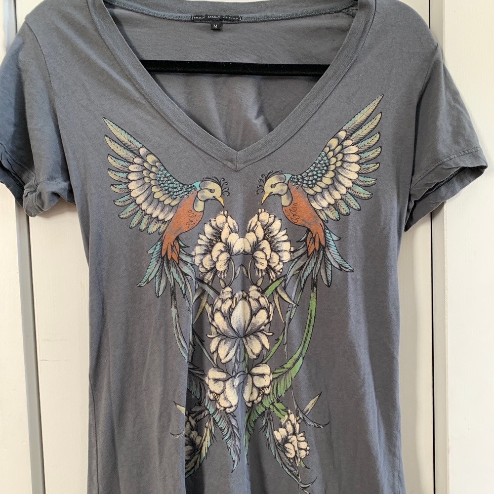 Truly Madly Deeply dove bird floral T-shirt MED